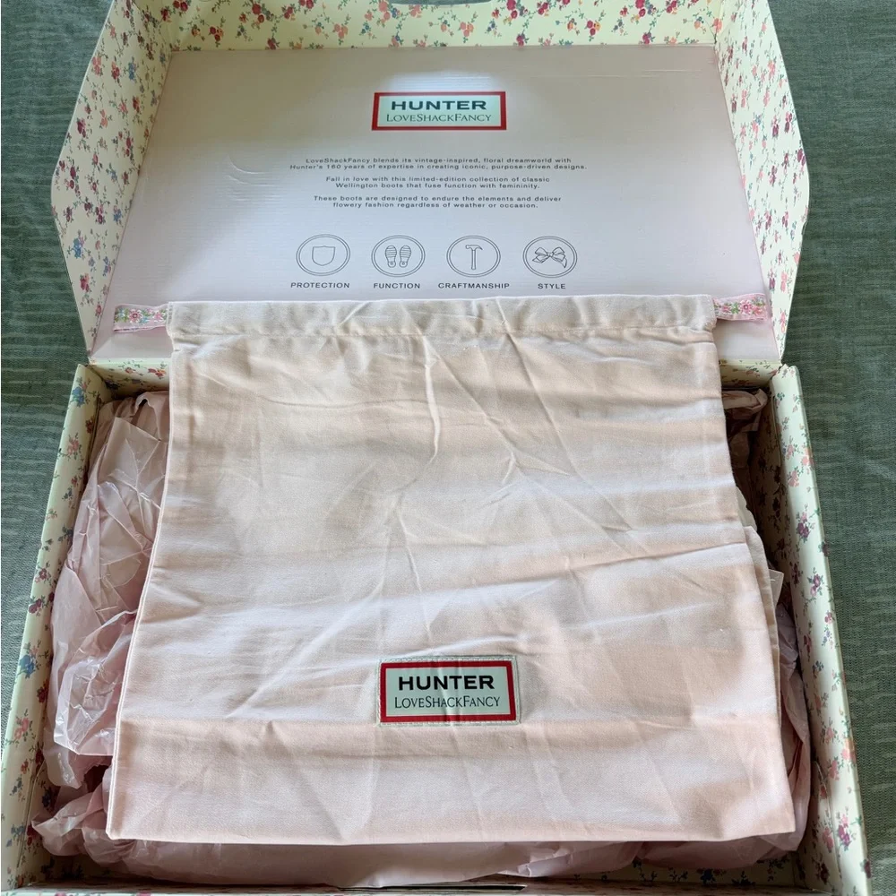 Hunter Pink and Cream Floral Gift Box Set - Picture 4 of 4
